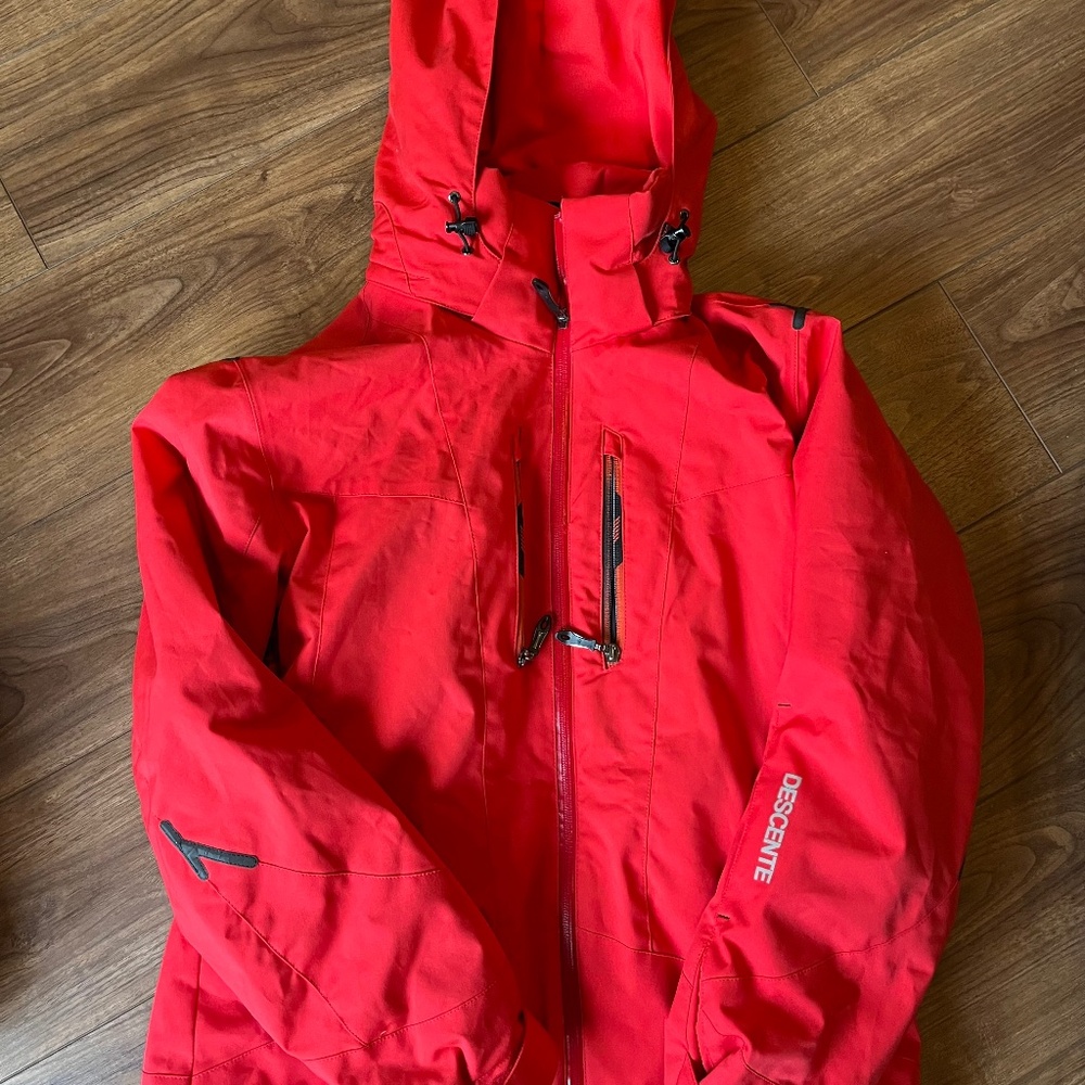 Men’s Descente Synthetically Insulated Ski Jacket - Very Good Used Condition